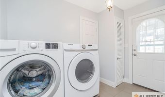 82 Milltown Rd, East Brunswick, NJ 08816