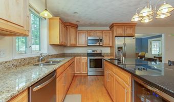 17 Keneson St, Billerica, MA 01821