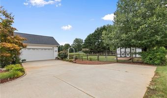 108 Camden Ct, Advance, NC 27006