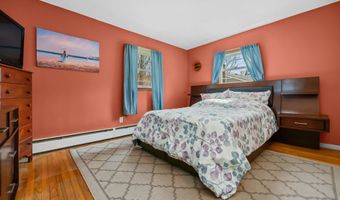 3 Mary Ann Dr, Danbury, CT 06811