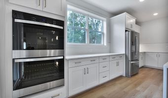 42018 NIGHT NURSE Cir, Ashburn, VA 20148