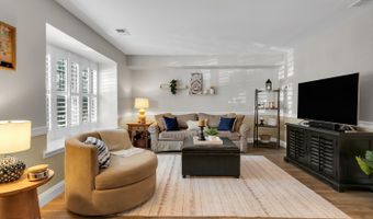 109 Dundee Ct, Aberdeen, NJ 07747