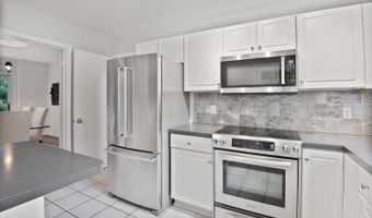 7721 MARYKNOLL Ave, Bethesda, MD 20817