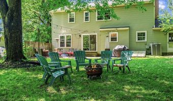 8614 BRAEBURN Dr, Annandale, VA 22003