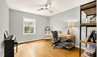 4112 DOWNING St, Annandale, VA 22003