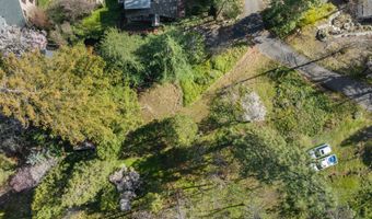319 West St, Ashland, OR 97520