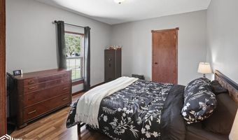 214 6Th Ave E, Albia, IA 52531