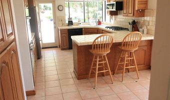 520 Woodland Hills Dr, Escondido, CA 92029