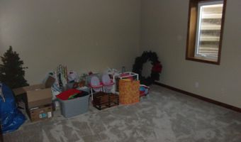 680 N Easton Dr, Angola, IN 46703