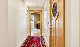 307 N Main St, Ashland, OR 97520