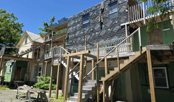 33 Oak St, Brattleboro, VT 05301