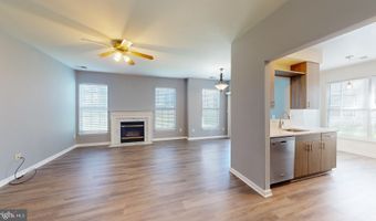 5947 FOUNDERS HILL Dr 103, Alexandria, VA 22310