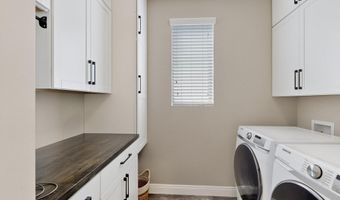 6321 VISTA DEL BOSQUE Dr, Albuquerque, NM 87120