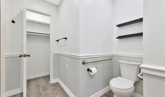 305 Valleyview Ct, Andover, KS 67002