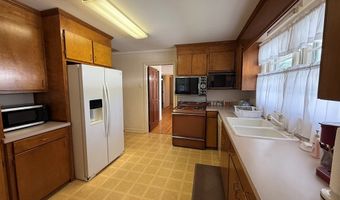 108 Barnett Dr, Bishopville, SC 29010