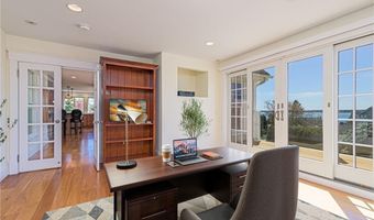 30 Bonnet View Dr, Jamestown, RI 02835