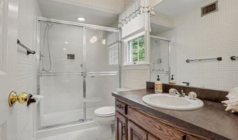 11 Tanglewood Dr, Danbury, CT 06811