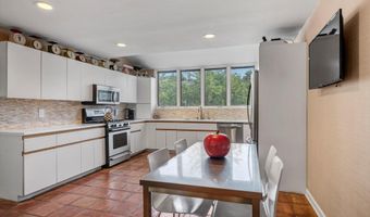 68 Argyle Rd, Albertson, NY 11507
