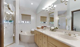 21399 Marina Cove Cir M-15, Aventura, FL 33180