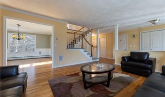 38 Kristen Ln, North Kingstown, RI 02852