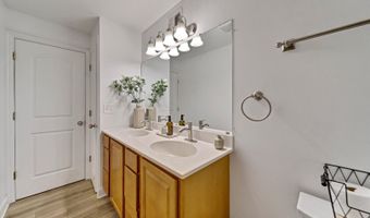 116 E Brittany Dr, Arlington Heights, IL 60004