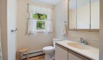 17 Doris Ln, Parsonsfield, ME 04047