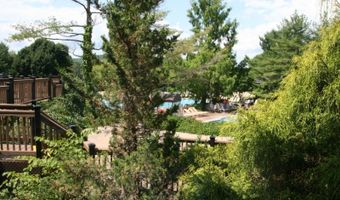 2 Chamonix Dr 402, Alloway, NJ 07462