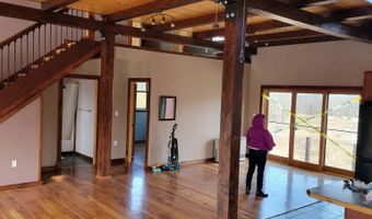 53 Hidden Dr, Alburgh, VT 05440
