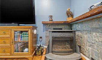 193 Lake Washington Dr, Glocester, RI 02814