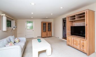 74 Woods Rd, Bethany, CT 06524