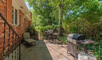 24 Woodcrest Rd, Asheville, NC 28804