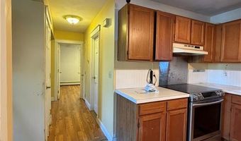 11 Pawtucket Ave, Bristol, RI 02809