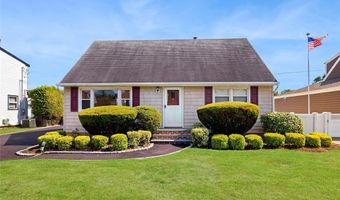 42 Plainfield Rd, Albertson, NY 11507