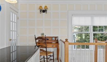 44 Bliss Mine Rd 4, Middletown, RI 02842