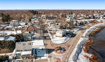 118 Ocean Ave, Cranston, RI 02905