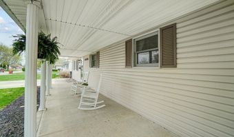 135 Kraft Dr, Ashville, OH 43103