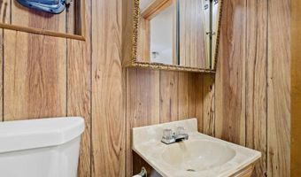 5 Hammock Pkwy, Clinton, CT 06413