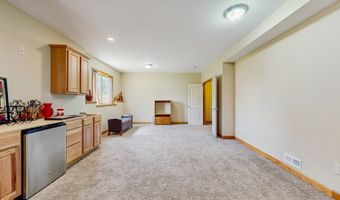 1415 Lake Shore Cir SE, Altoona, IA 50009