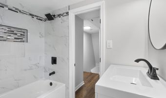 17 Brookdale Ave, Bloomfield, CT 06002
