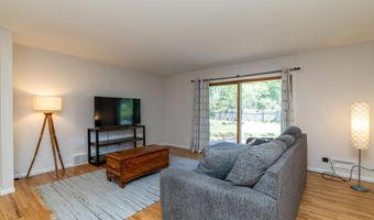991 Cortland Dr, Apple Valley, MN 55124