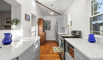 140 Leonardville Rd, Belford, NJ 07718