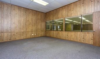 90 Northport Dr, Alton, IL 62002