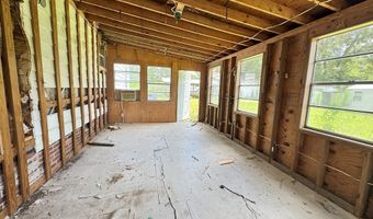6122 Poplar Rd, Albany, GA 31705