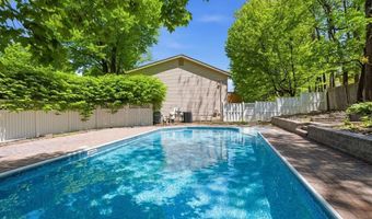 10 Sabin Dr, Airmont, NY 10901