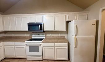 2 Radcliffe Dr, Bella Vista, AR 72714