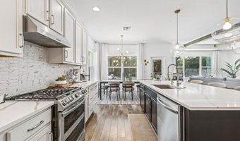 6531 MAYPORT Dr, Apollo Beach, FL 33572