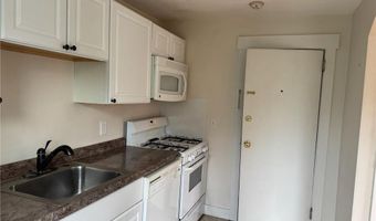 38 Freebody St 208, Newport, RI 02840