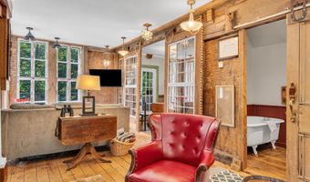 6 Spring St, Chester, CT 06412