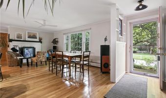 70 Lindley Ave, North Kingstown, RI 02852