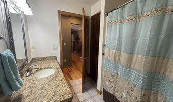 3167 LAKEVIEW Dr, Suamico, WI 54173